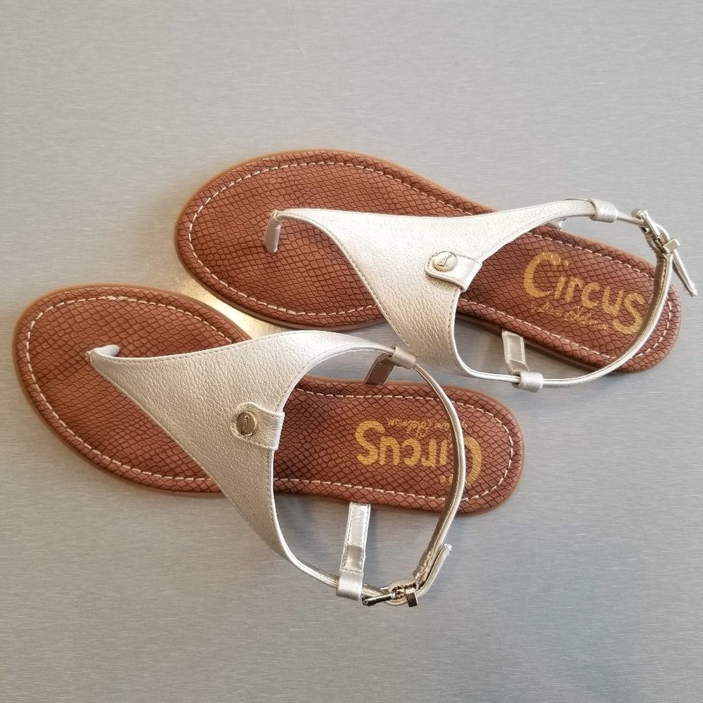 💰NWOT sandals